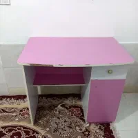 میز تحریر وکامپیوتر