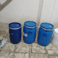سه عدد بشکه پلاستیکی