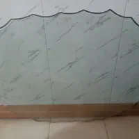 میز ناهار خوری شیشه‌ای بدون صندلی
