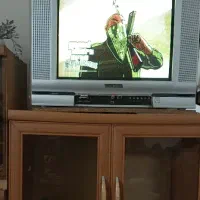 تلویزیون توشیبا 21 با میزش
