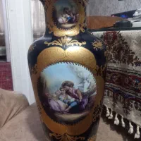 گلدان  سورمه ای طلا یی