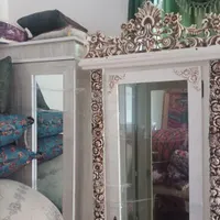 ساعت وکمدوبوفه و میز عسلی