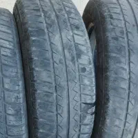 لاستیک بارز تمیز زیر ماشین بوده