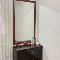آینه و میز کاملا تمیز