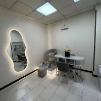آینه دفرمه قدی با نور نچرال