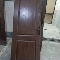 درب چوبی کاملا سالم در حد نو