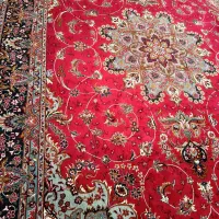 فرش زمینه قرمز