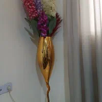گل وگلدان