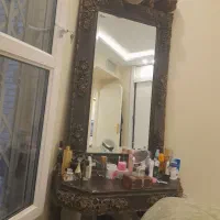 میز و آینه آرایشی