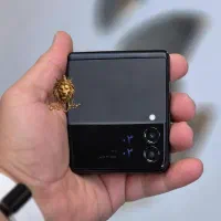 سامسونگ Z flip3 حافظه256 گیگ رام8 عروسک و خاص پسند