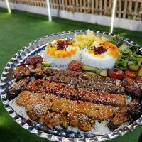 به یک آشپز ایرانی فرنگی جهت کار در مجموعه