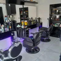 استخدام آرایشگر اقا