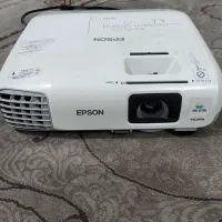ویدیو پروژکتورEpson مدل h684c در حد نو با پرده اصل