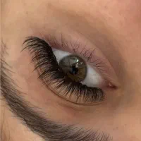 اموزش و خدمات کاشت مژه