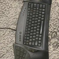 کیبورد کاملا سالمه فقط ۶۰۰