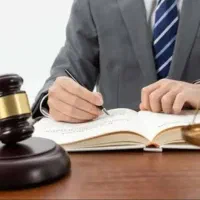 وکیل دادگستری/ وکالت با ۵۰ درصد تخفیف