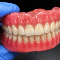 لابراتوار دندانسازی . دندان مصنوعی . دندان تکی