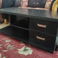 میز تلویزیون و میز گرد با دو عدد تابلو