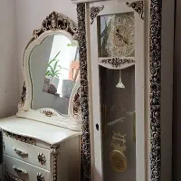 ساعت ایستاده و دراور آینه دار