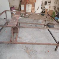 میز کار آهنی ..