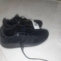 کتونی  آدیداس اصلوارداتی از آمریکا توسط مسافر