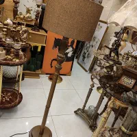 آباژور کنار سالنی تمام چوب