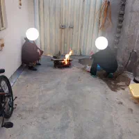 فروش درب ماشین رو حیاط بزرگ