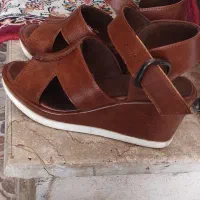 دو عدد کتانی و کفش چرم تابستانی