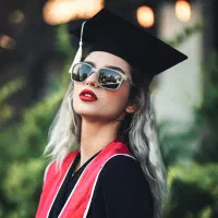 عکاسی فارغ التحصیلی
