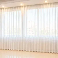 پرده‌ی زیبا و کناره
