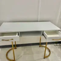 میز تحریر در حد نو
