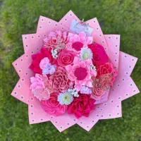 فروش گل ربانی و با گل فروش ها هم همکاری میکنم
