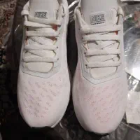 کتانی سفیدنایک