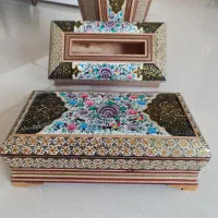 سطل‌ و جادستمالی و جاکارتیِ چوبیِ خاتم و نقاشی