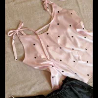 ست تاپ گره ای و شلوارک لاله ای