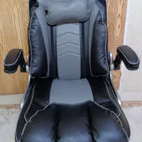 صندلی گیمینگ و تحریر