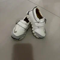 کفش بچگانه