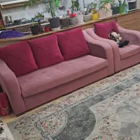 یک مبل ۳ نفره و ۲ عدد تکی در مجموع ۵ نفره