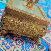 فنجون و جا شکلاتی