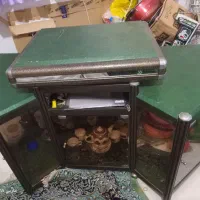 زیر تلویزیون ویترین دار بسیار محکم چرخدار