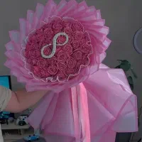 دسته گل رز روبانی طبق سلیقه ی زیبای شما