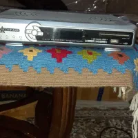 یک عدد دستگاه تک سی دی آکبند ودوعدد گیرنده