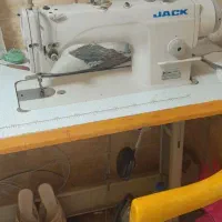 چرخ خیاطی با. میز  کاملا سالم