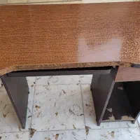میز تمیز و سالم است
