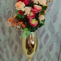 گل و گلدان طلایی
