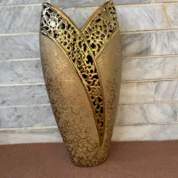 گلدان طلایی