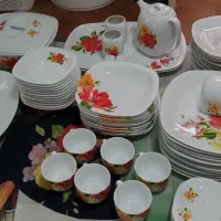 سرویس چینی زرین در حد نو ۸۰ پارچه