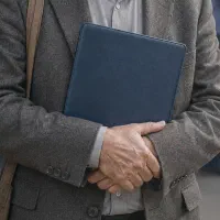 بازنشسته آقا نیازمند کار هستم