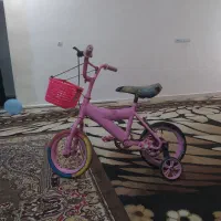 دو عدد دوچرخه 12 سالم و یه عدد چهارچرخه سالم