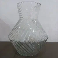 گلدان شیشه ای